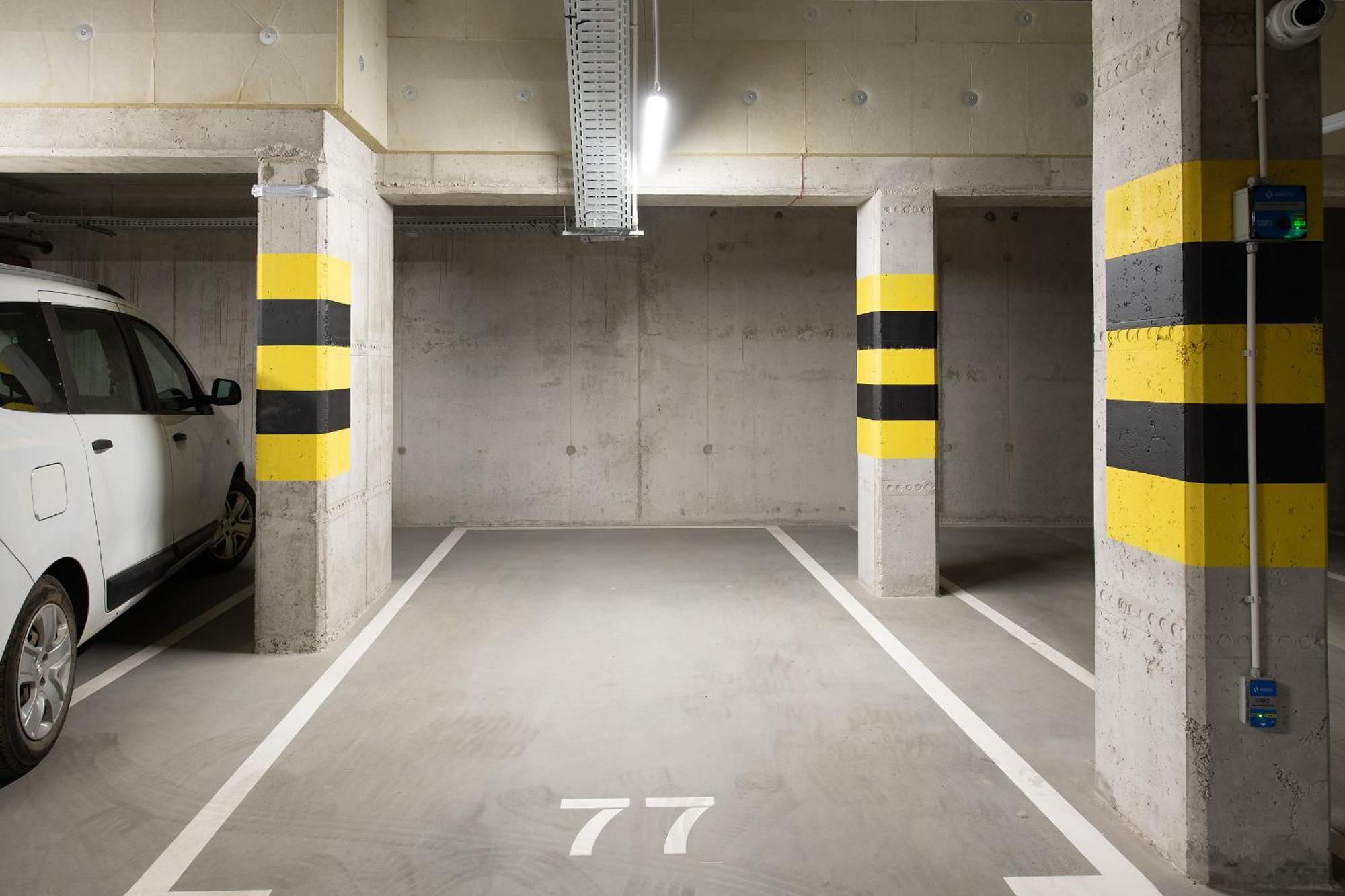 Grunwald - Parking & Terrace - By Rentujemy *